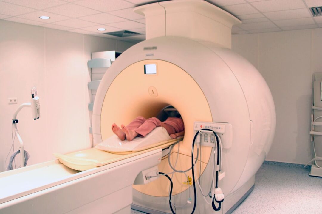 MRI chun críche diagnóis i gcás osteochondrosis amhrasta an spine lumbar