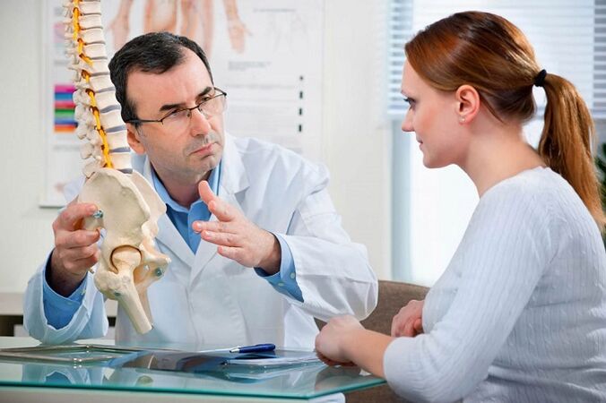 Achomharc chuig speisialtóir chun cóireáil a dhéanamh ar osteochondrosis lumbar